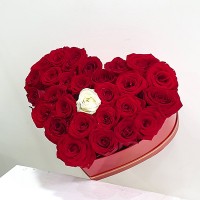 Κουτί καρδιά με τριαντάφυλλα επιλογής