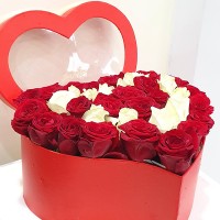 Κουτί καρδιά με τριαντάφυλλα επιλογής