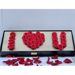 Κουτί plexi glass I love you με κόκκινα τριαντάφυλλα από σαπούνι 