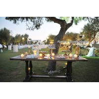Ιδέες για τραπέζι ευχών γάμου- Τραπέζι ευχών γάμου με χρυσά διακοσμητικά στο Ble Azure