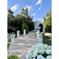 Κτήμα Νεφέλες - Στολισμός γάμου με λευκά λουλούδια Στολισμοί σε Κτήμα